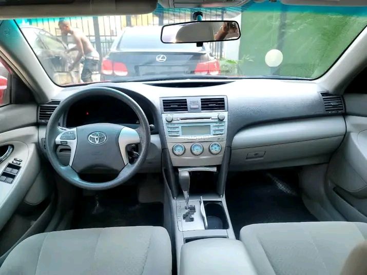 Toyota Camry • 2016 • 50,000 km 4