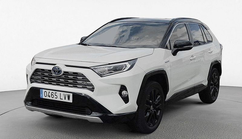 Toyota RAV4 • 2022 • 95,000 km 2