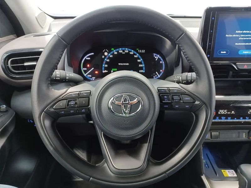 Toyota Yaris • 2023 • 5,500 km 9