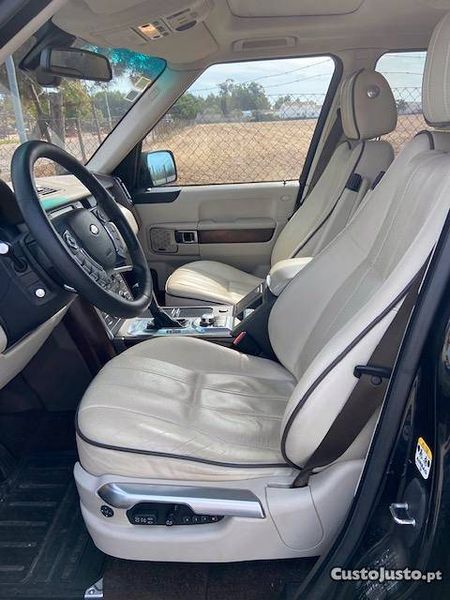 Land Rover Range Rover • 2010 • 140,000 km 11