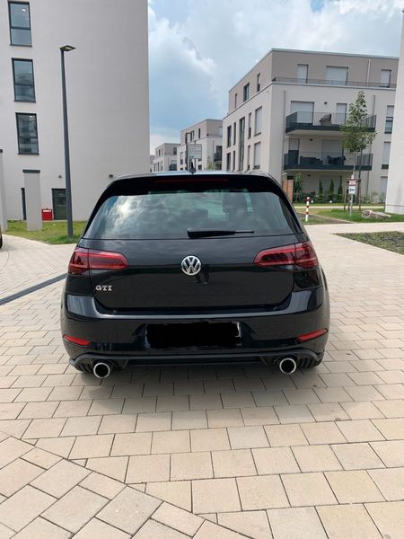 Volkswagen Golf • 2017 • 105,000 km 5