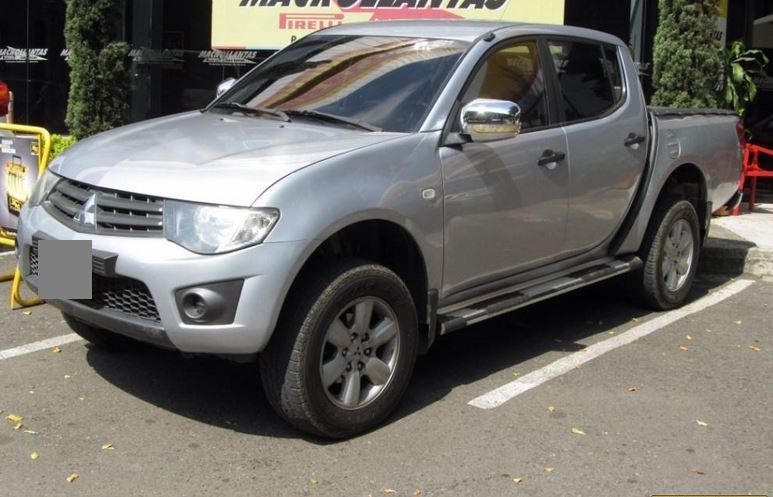 Mitsubishi L200 • 2010 • 130,000 km 1