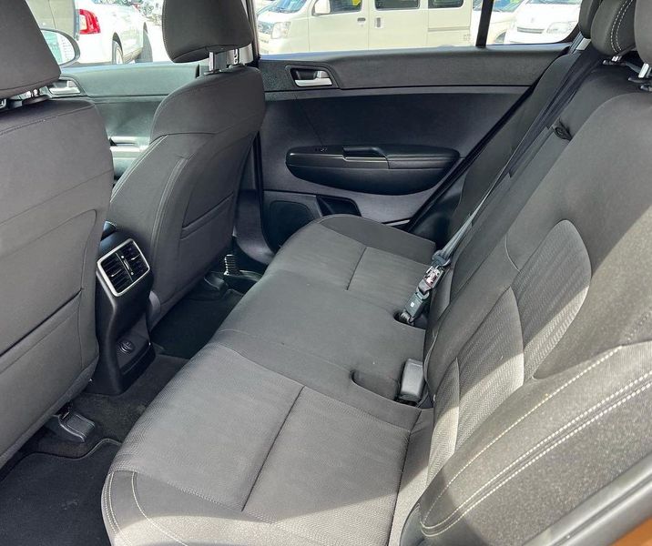 Kia Sportage • 2017 • 1,111,111,111 km 6