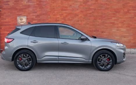 Ford Kuga • 2023 • 43,000 km 2