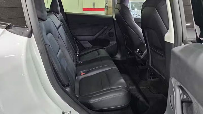 Tesla Model Y • 2024 • 16,942 km 18