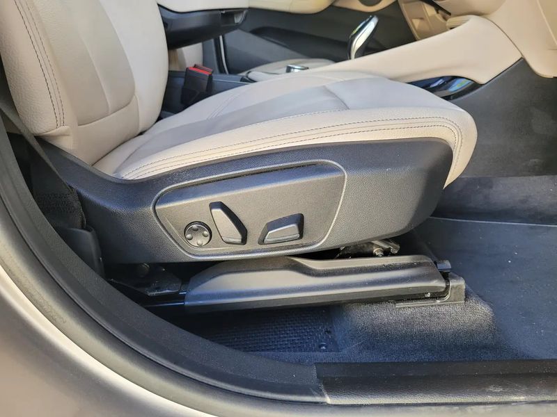 BMW X1 • 2021 • 42,700 km 3