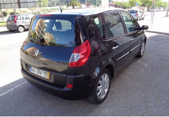Renault Scénic • 2008 • 82,370 km 2