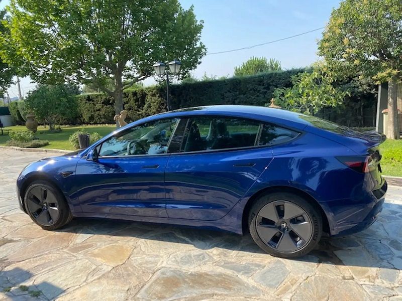 Tesla Model 3 • 2022 • 30,500 km 4