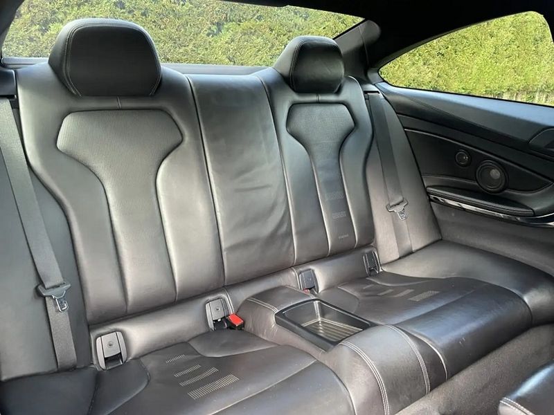 BMW M4 • 2015 • 156,300 km 6