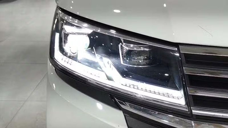 Volkswagen California • 2020 • 44,730 km 4