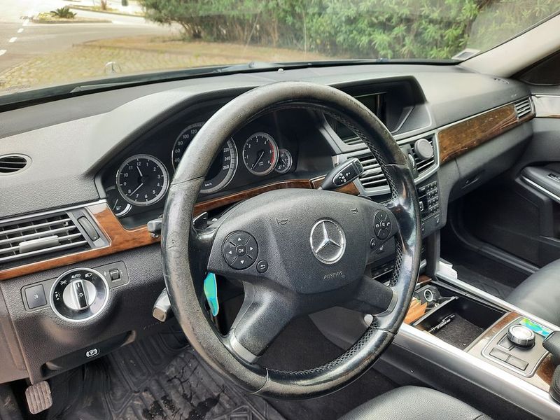 Mercedes-Benz E-320 • 2013 • 98,000 km 3