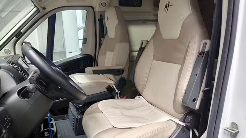 Fiat Ducato Van • 2022 • 9,962 km 11