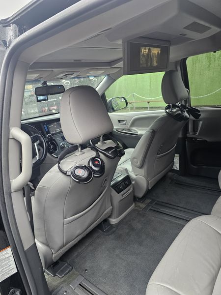 Toyota Sienna • 2015 • 71,123 mi 6