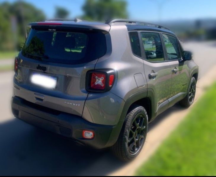 Jeep Renegade • 2021 • 8,000 km 2