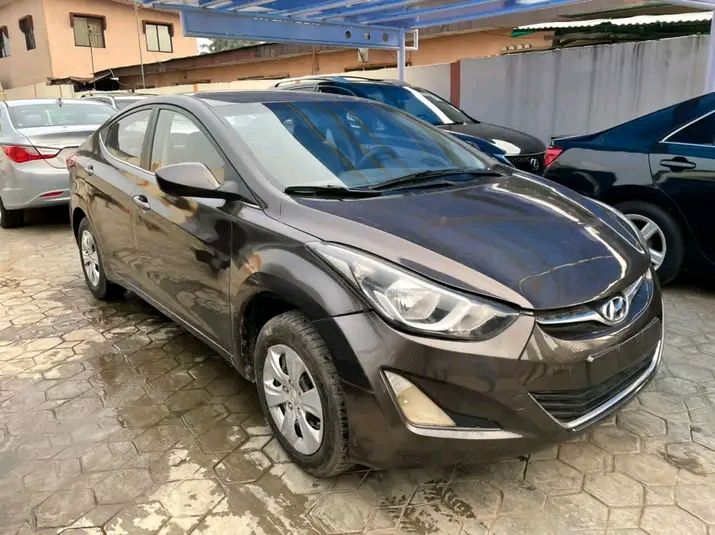Hyundai Elantra • 2016 • 80,000 km 1
