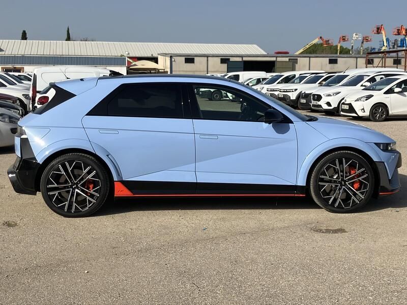 Hyundai Ioniq Electric • 2024 • 20,256 km 6