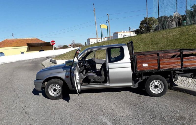 Mitsubishi L200 • 2000 • 299,999 km 4