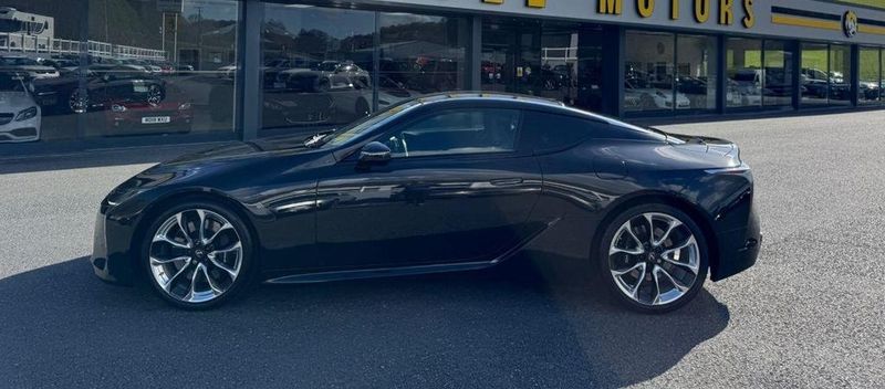 Lexus LC • 2022 • 37,380 km 2