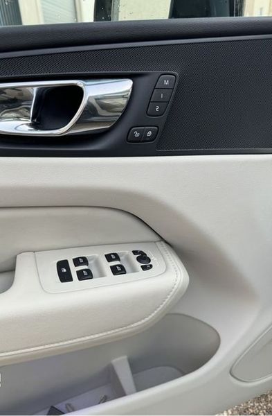 Volvo XC60 • 2020 • 74,000 km 20