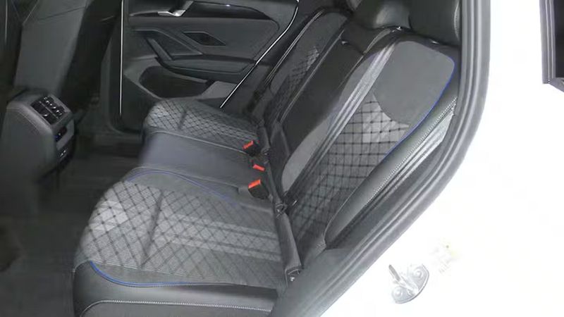 Volkswagen Tiguan • 2024 • 4,100 km 9