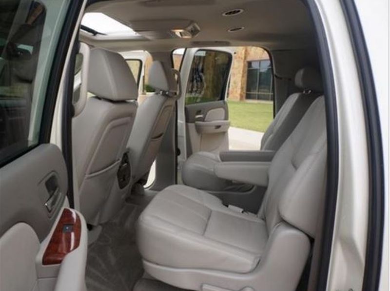 Chevrolet Suburban • 2008 • 140,000 km 12