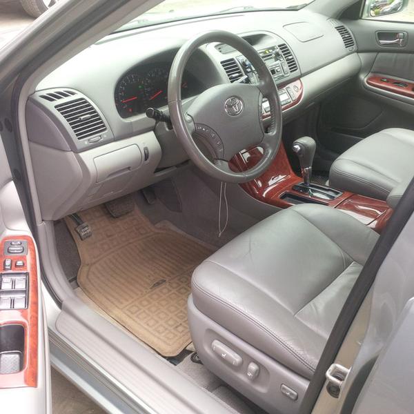Toyota Camry • 2005 • 213,425 km 4