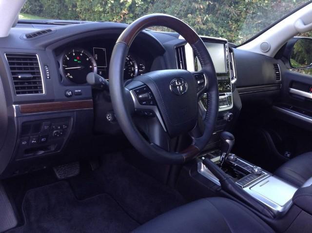 Toyota Land Cruiser • 2016 • 4,380 km 2