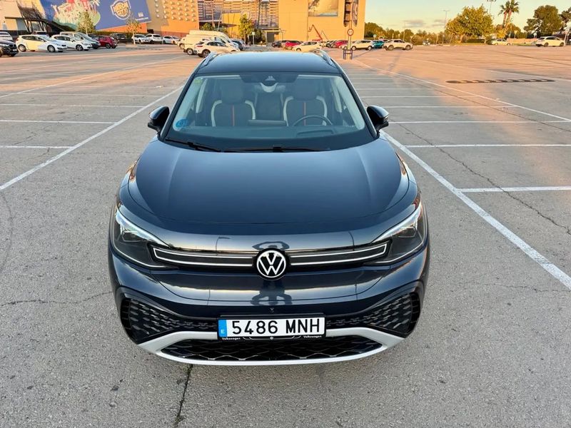 Volkswagen ID.4 • 2022 • 13,000 km 1