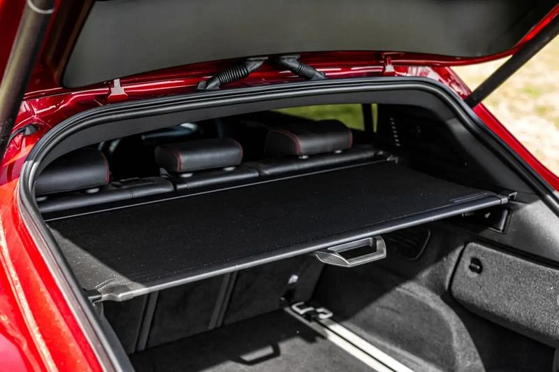 Alfa Romeo Stelvio • 2017 • 51,000 km 13