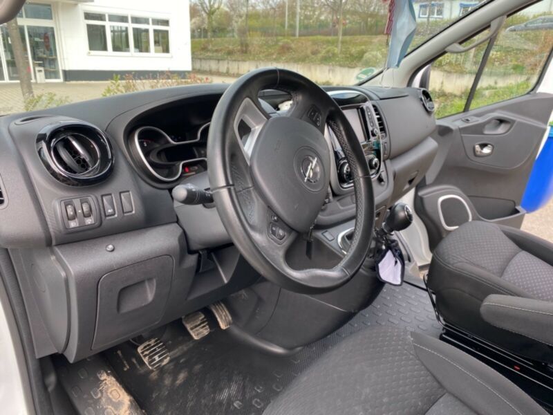 Opel Vivaro • 2018 • 104,000 km 12