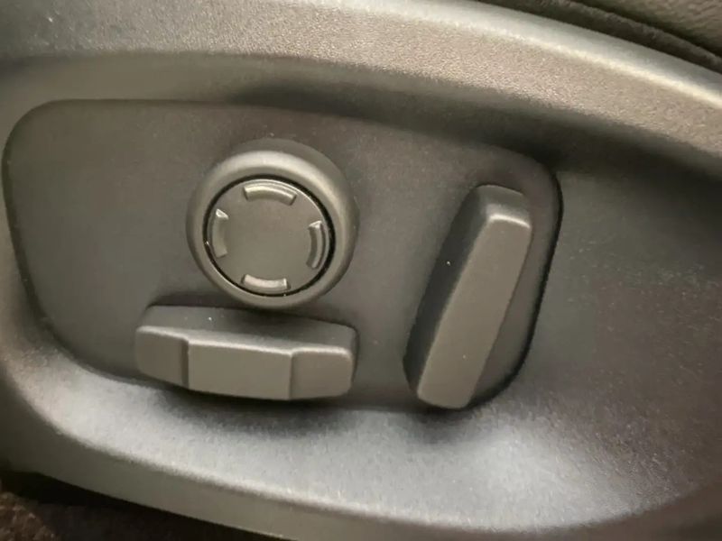 Jaguar E-PACE • 2019 • 78,000 km 10