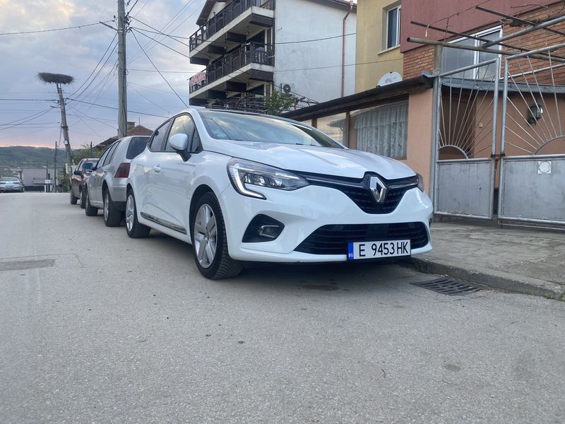 Renault Clio • 2020 • 23,000 km 2