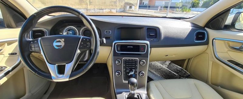 Volvo S60 • 2011 • 145,000 km 1