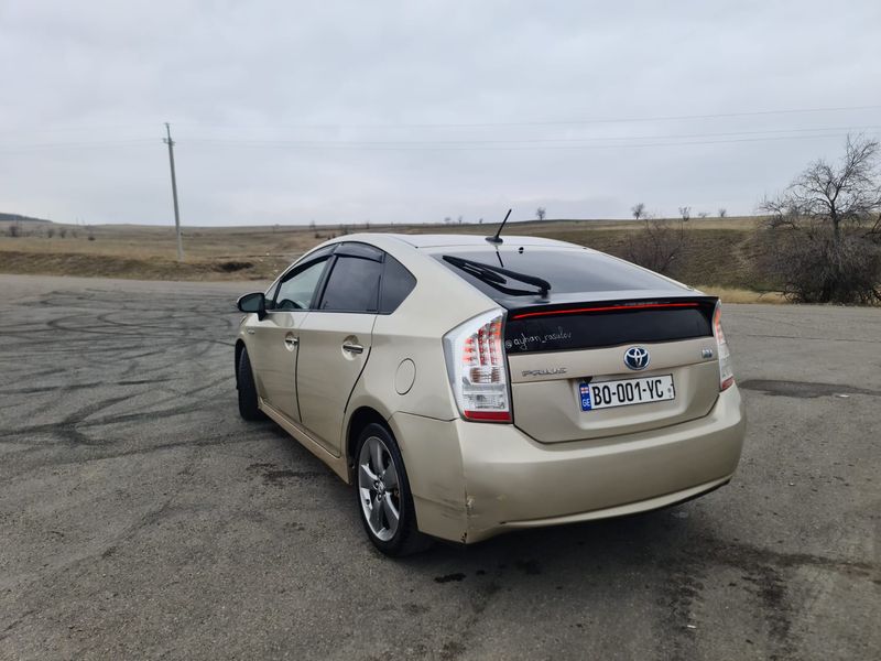 Toyota Prius • 2010 • 245,000 km 15