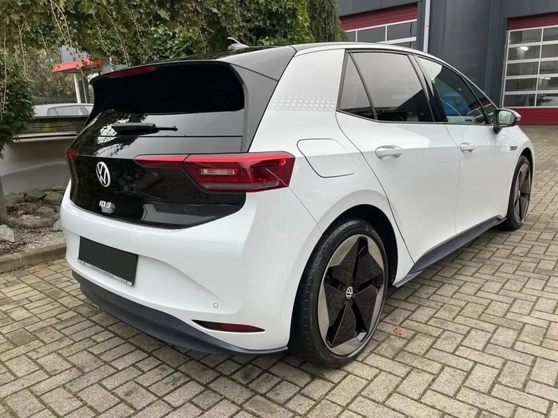 Volkswagen ID.4 • 2020 • 61,800 km 6