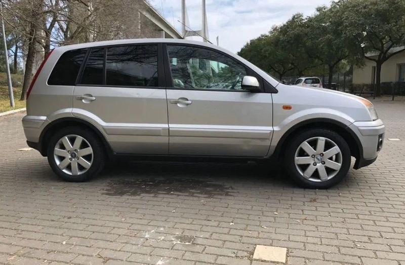 Ford Fusion • 2005 • 93,183 km 1