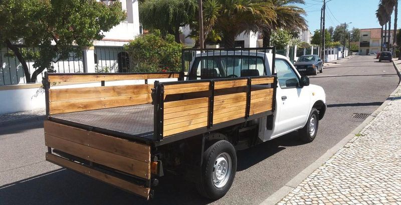 Nissan Pickup • 2000 • 200,000 km 4