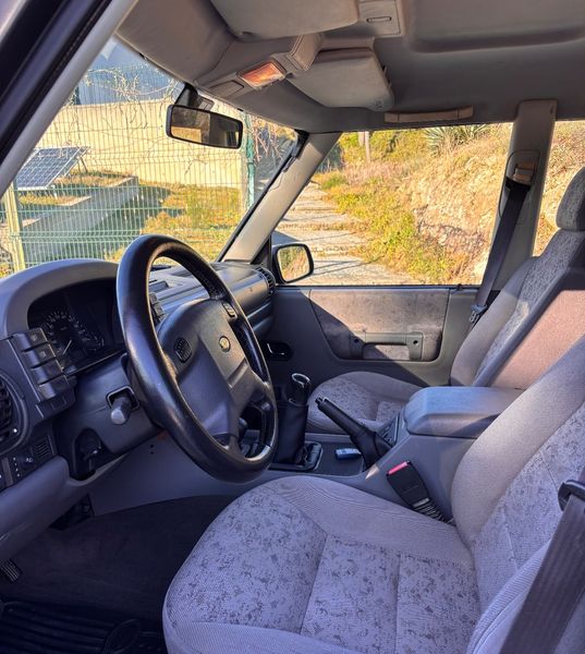 Land Rover Discovery • 2000 • 196,000 km 17