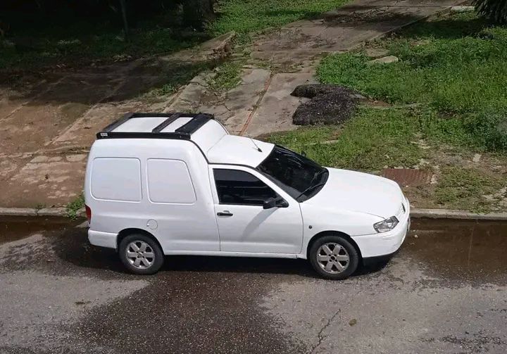 Volkswagen Caddy • 2006 • 169,800 km 9