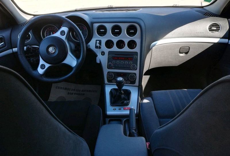 Alfa Romeo 159 • 2007 • 249,999 km 3