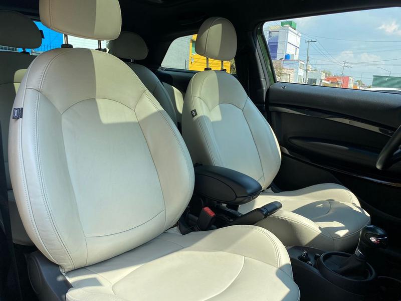 MINI Cooper S • 2015 • 62,000 km 2