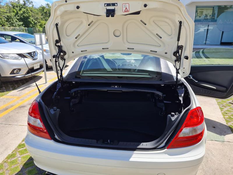 Mercedes-Benz SLK • 2006 • 90,000 km 5