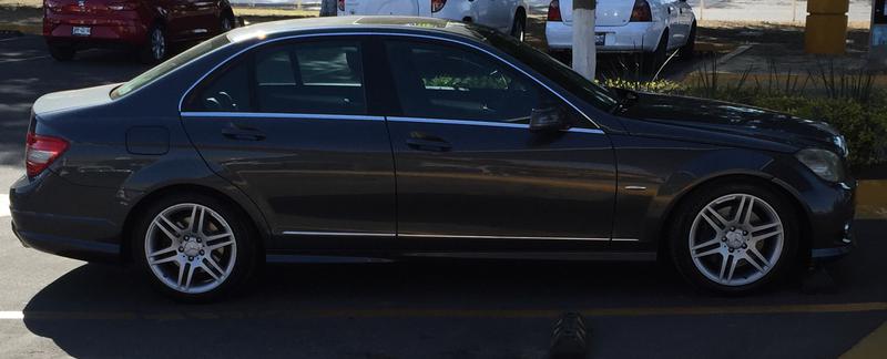 Mercedes-Benz C • 2010 • 132,789 km 1
