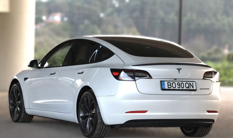 Tesla Model 3 • 2019 • 129,000 km 2