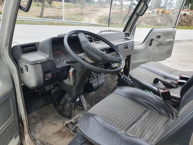 Mitsubishi Fuso canter • 2009 • 95,000 km 3