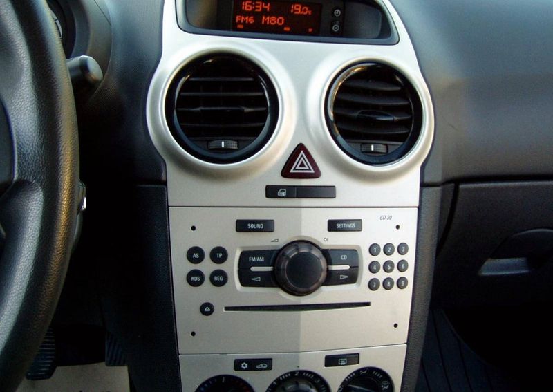 Opel Corsa • 2007 • 140,000 km 6