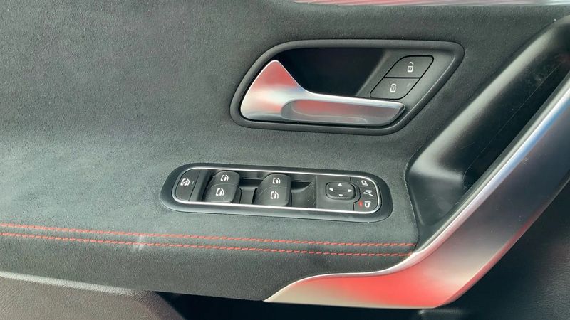 Mercedes-Benz CLA-Class • 2019 • 80,200 km 11