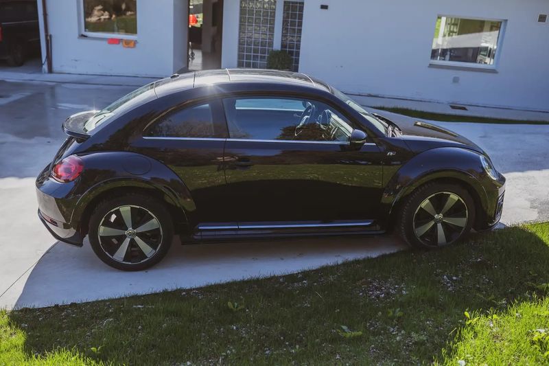 Volkswagen New Beetle • 2018 • 45,000 km 3