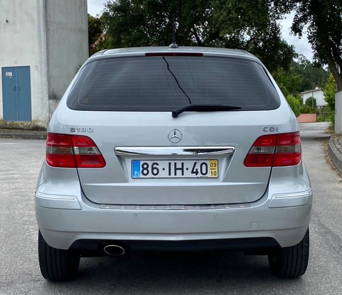 Mercedes-Benz Class B • 2009 • 182,000 km 3