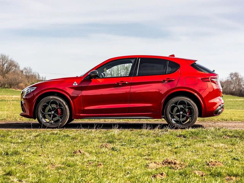 Alfa Romeo Stelvio • 2017 • 51,000 km 1